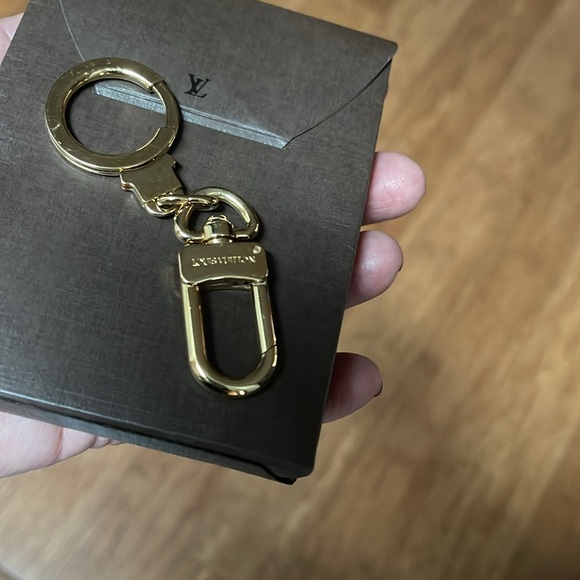 NEW Authentic Louis Vuitton Anokre Key Chain & Louis Vuitton Box Case - Picture 11 of 15